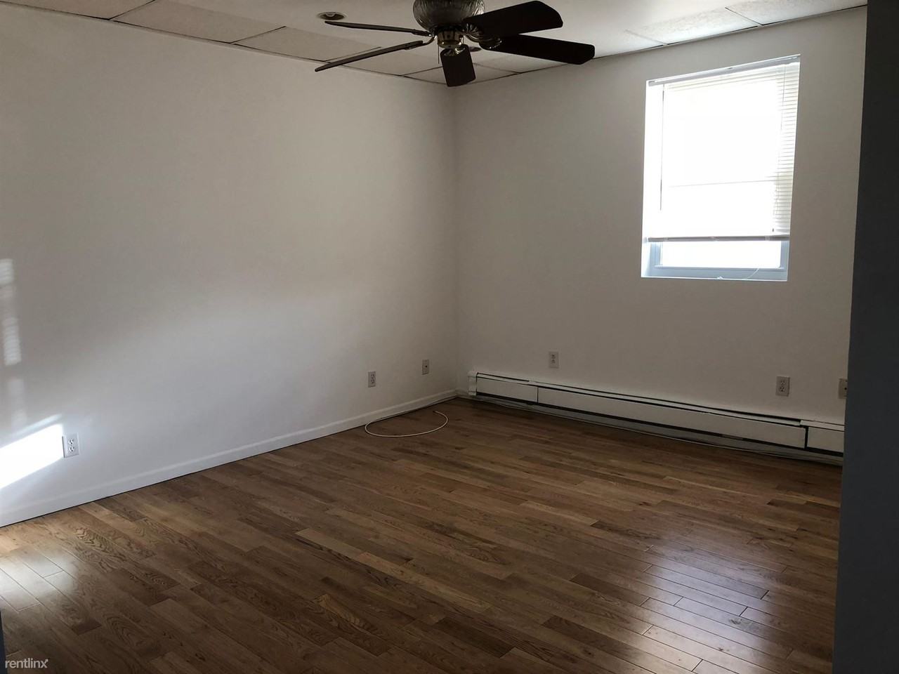 28 Brooklyn Ave #2A - Photo 2 of 6