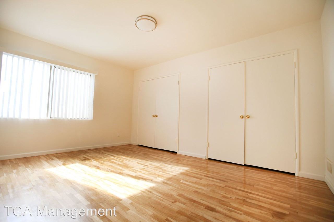 1279 N. Harper Ave - Photo 2 of 10