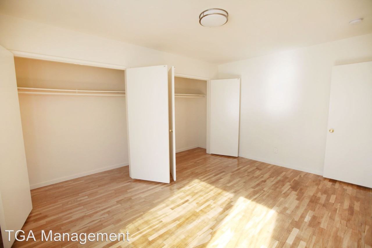 1279 N. Harper Ave - Photo 3 of 10