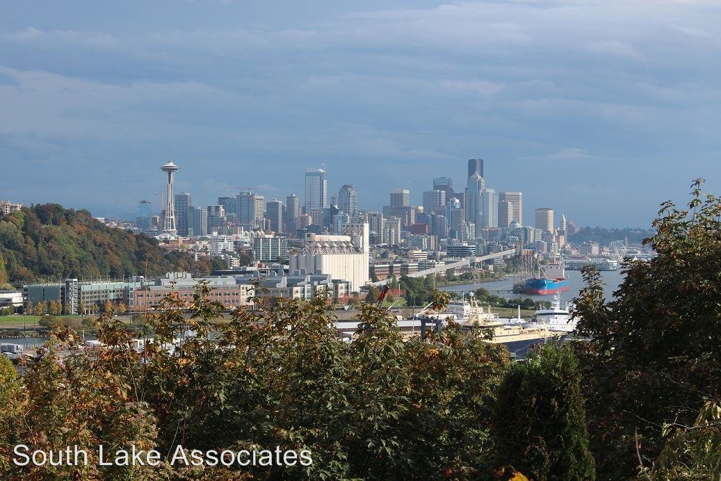 1556 Magnolia Way W - Photo 3 of 18