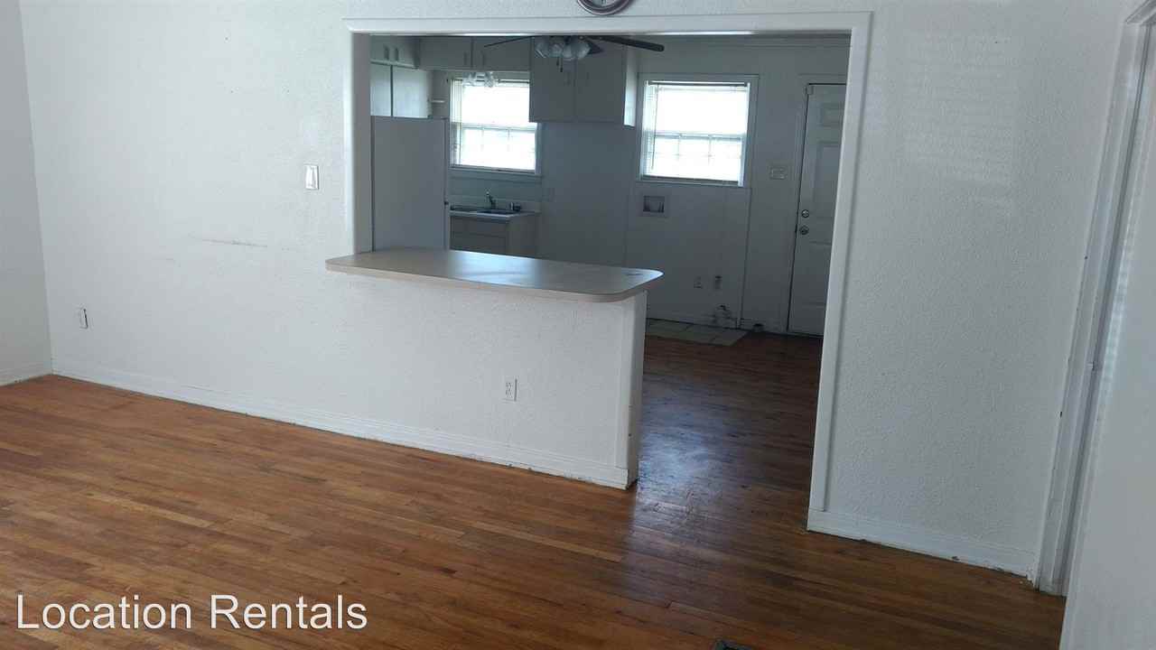 2616 37th St - Photo 2 of 8