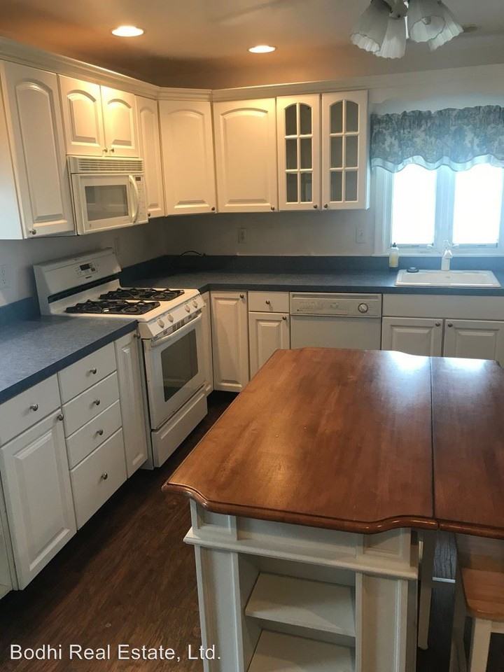 230 Landover Rd - Photo 3 of 25