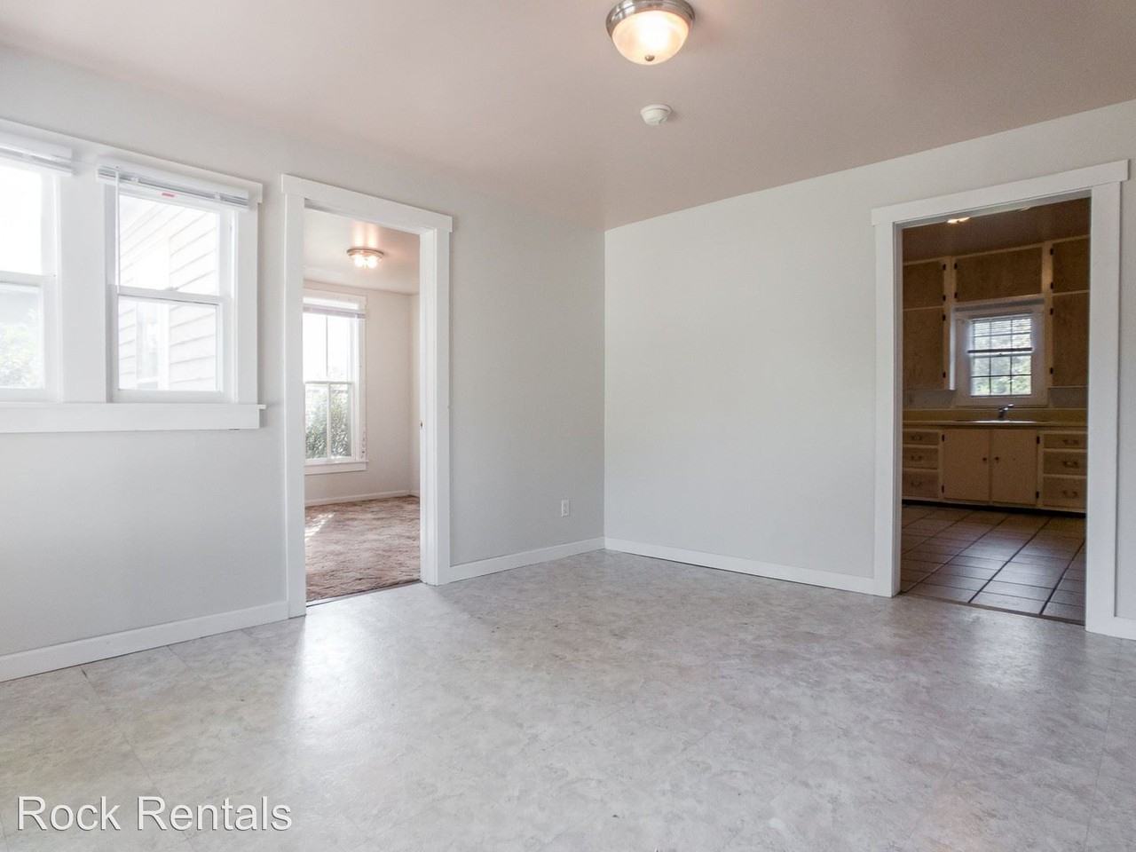 111 N Speare St - Photo 2 of 10