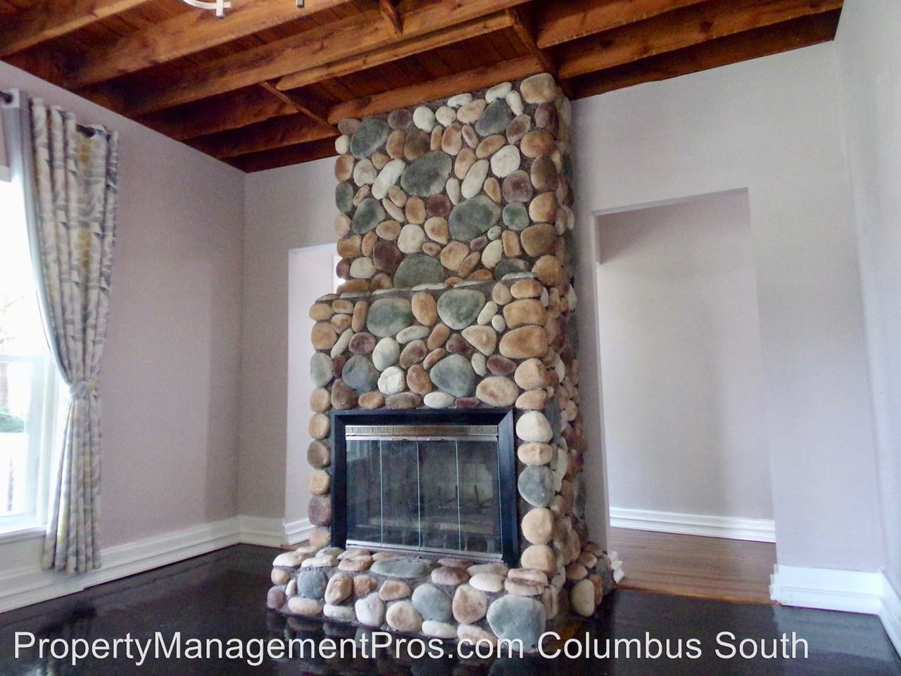 1040 Summit St - Photo 2 of 41
