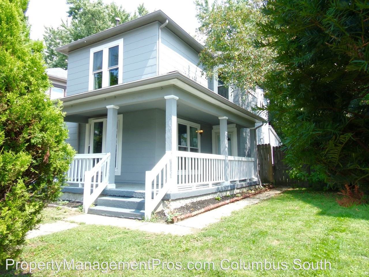 1040 Summit St - Photo 3 of 41