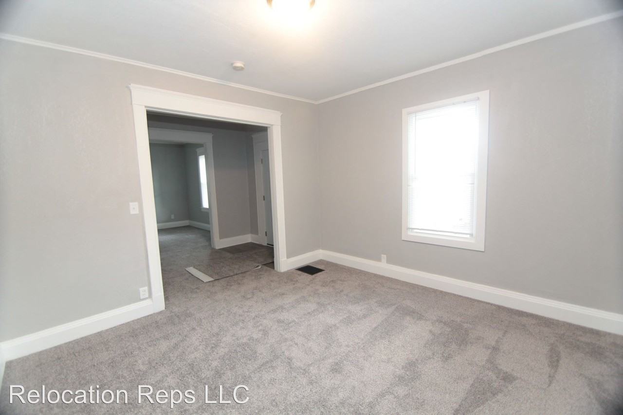 2424 7th Ave - Photo 3 of 25