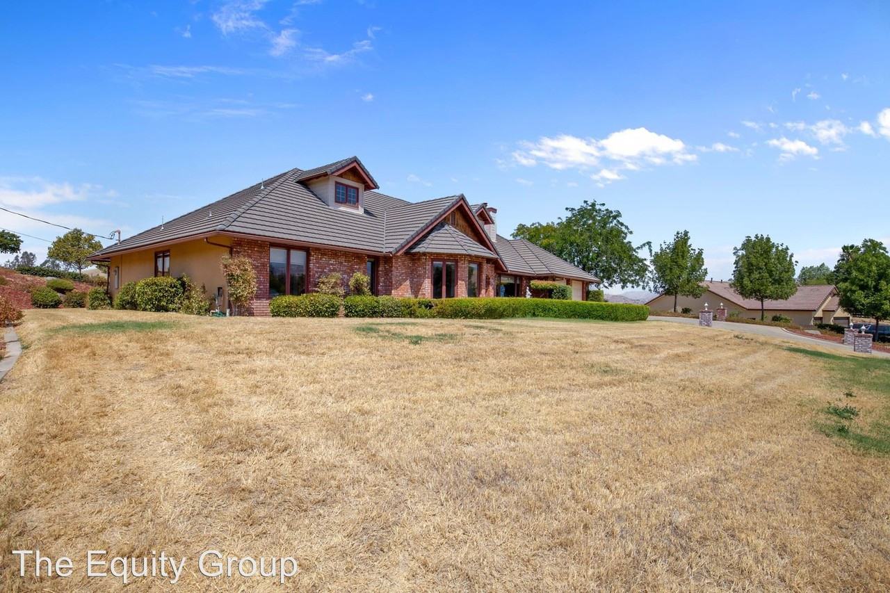 16553 Mustang Dr - Photo 3 of 43