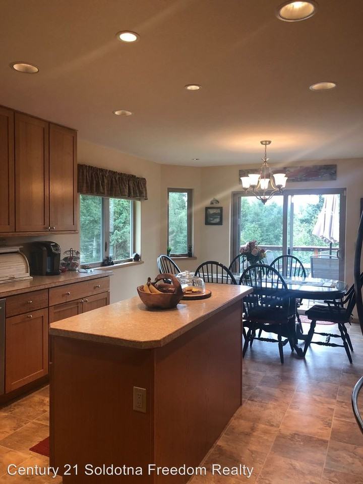 285 S Kobuk St - Photo 3 of 20