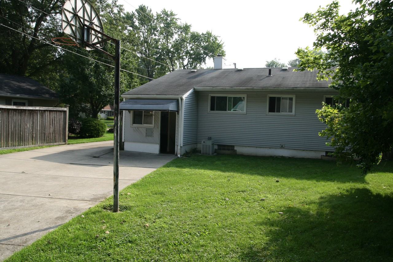 258 Edgewood Dr - Photo 2 of 11