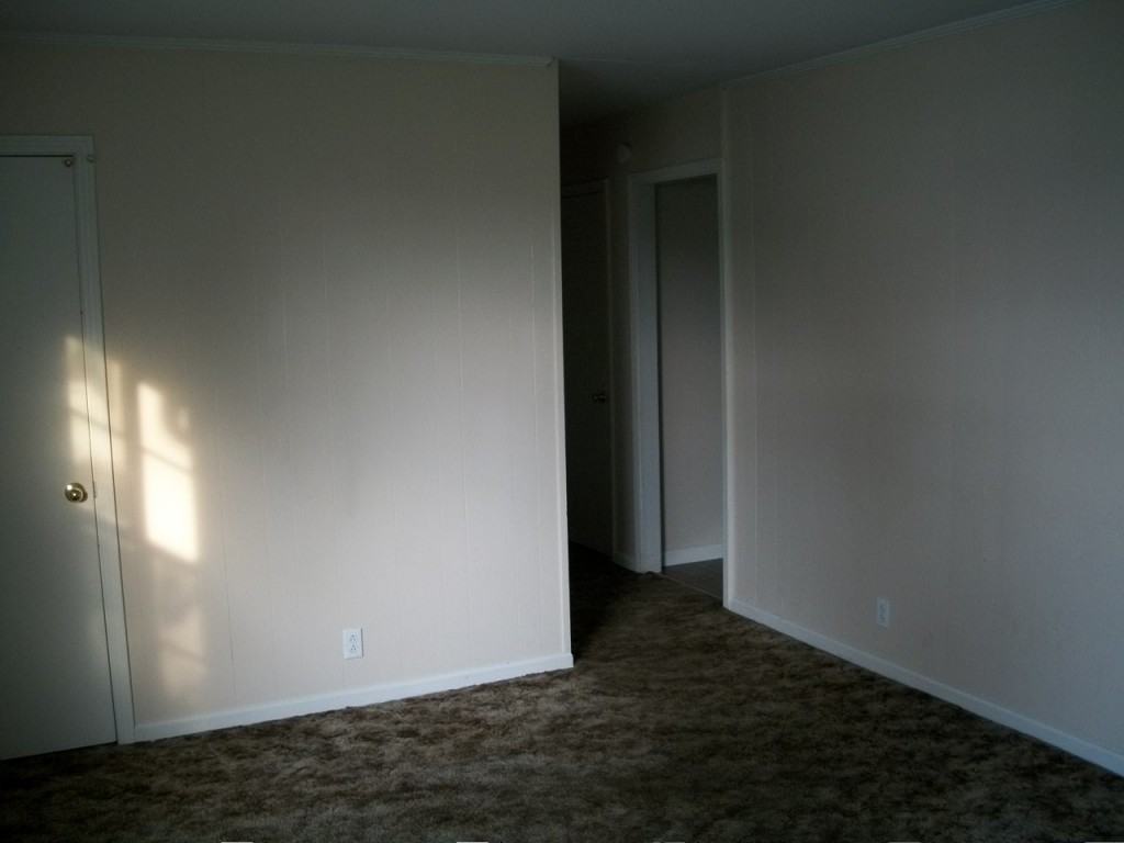 102 Hogin Rd - Photo 2 of 12