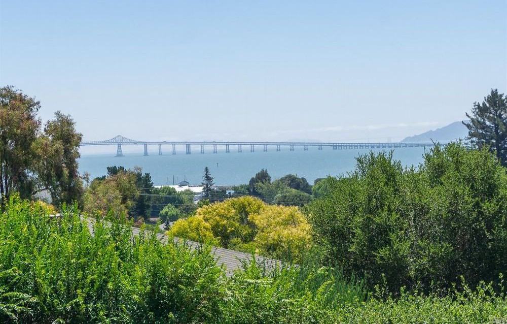 30 Inverness Dr - Photo 3 of 22