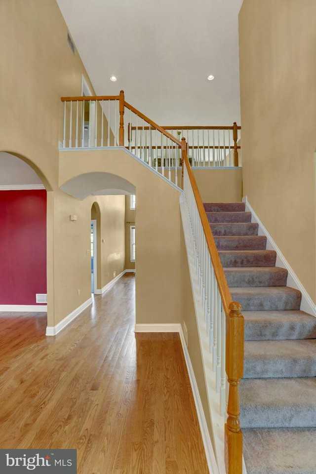 17 Farm Ln - Photo 2 of 43