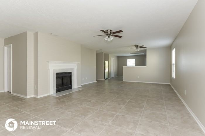 5561 Dory Dr - Photo 3 of 15