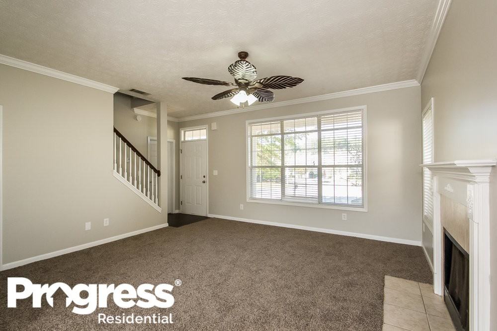 1235 Lafayette Sq - Photo 2 of 15