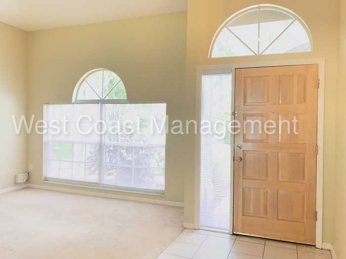 19617 Wyndmill Cir - Photo 3 of 27