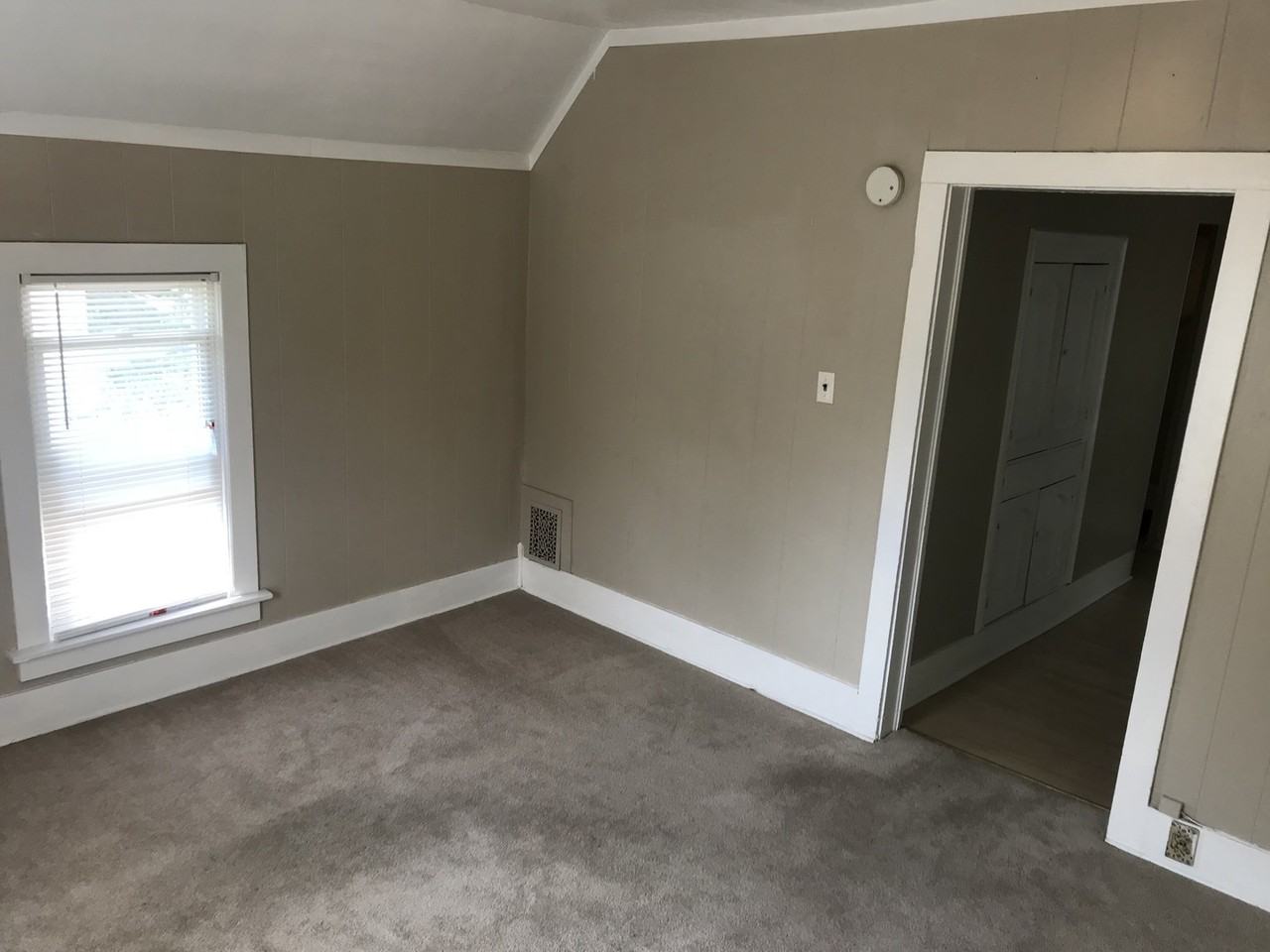 736 N Michigan Ave #3 - Photo 3 of 7