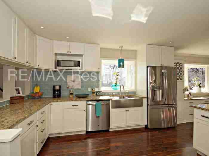 14901 Williams Ln - Photo 2 of 13