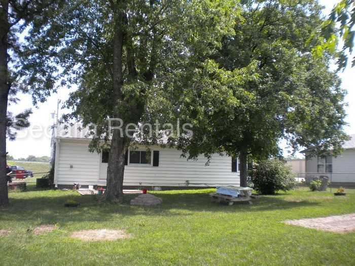 100 Dundee Ave - Photo 2 of 13