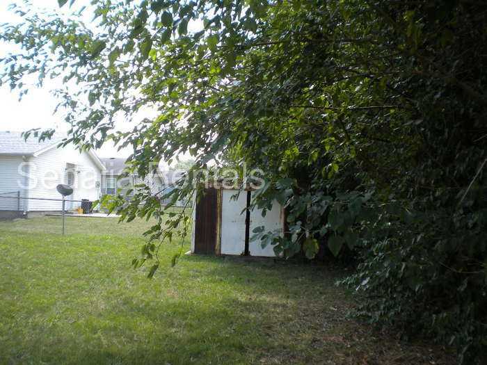 100 Dundee Ave - Photo 3 of 13