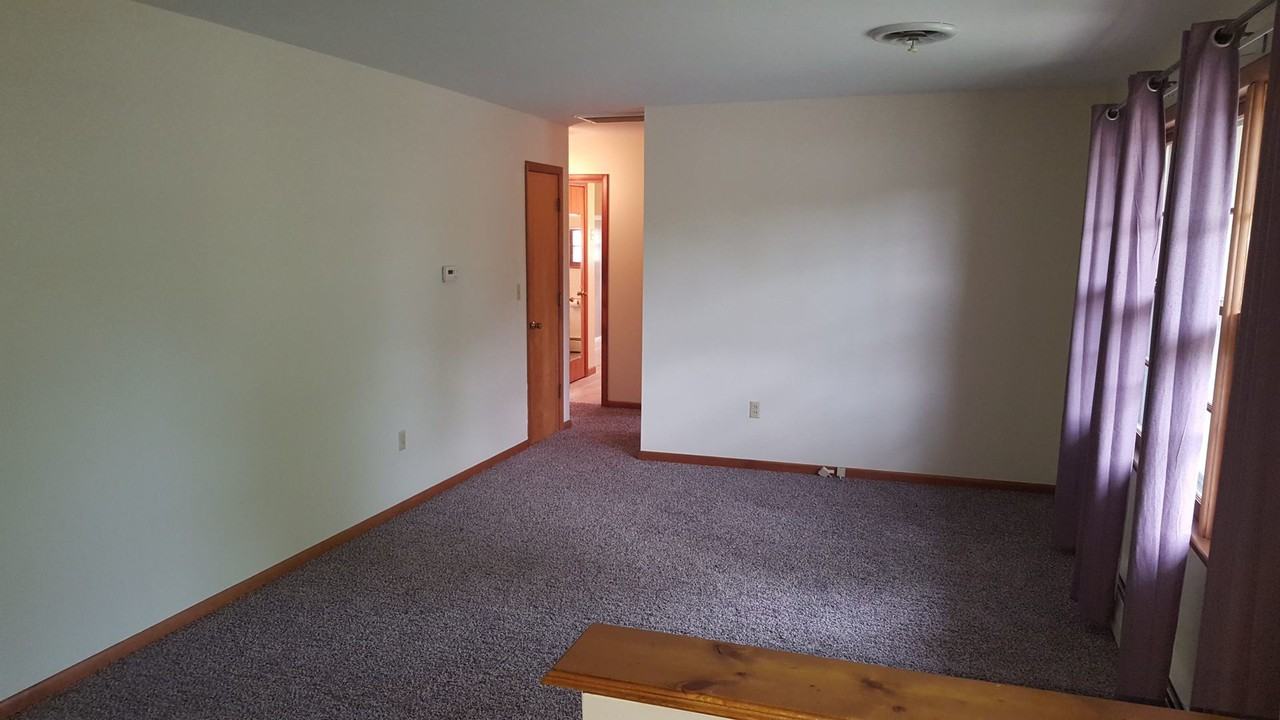 1806 Parklawn Dr - Photo 2 of 6