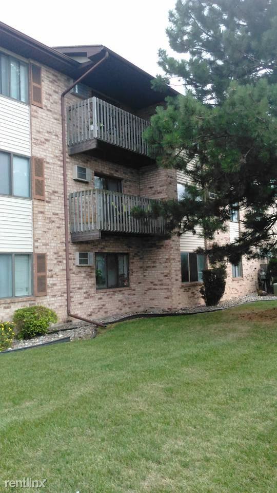 Crestwood Apartments - Photo 2 of 17