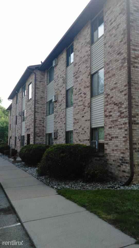 Crestwood Apartments - Photo 3 of 17