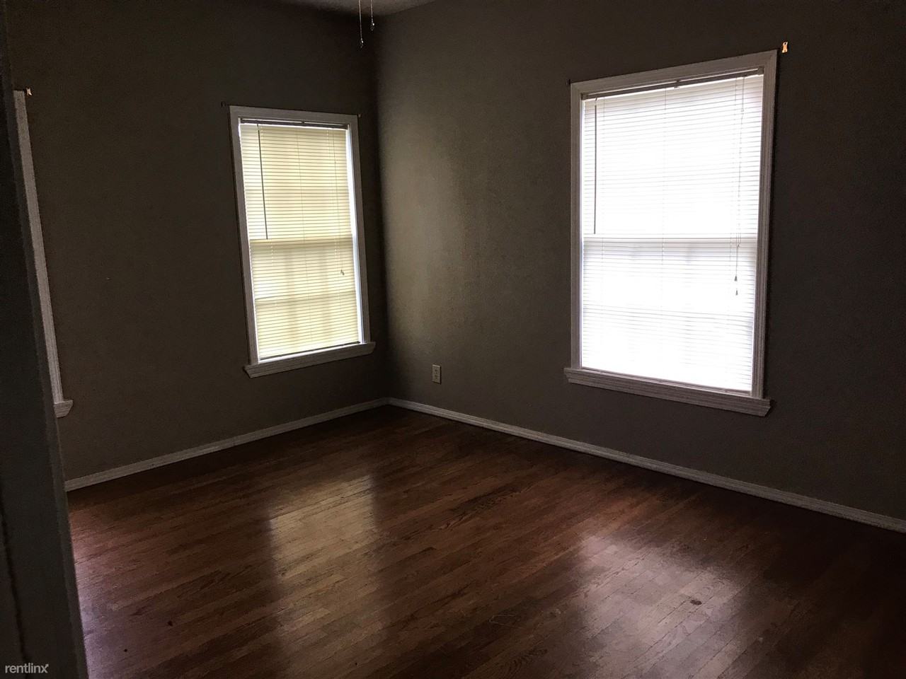 1041 Albany St - Photo 3 of 8