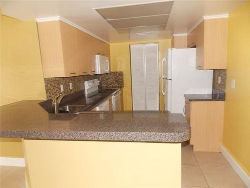 9168 W Atlantic Blvd - Photo 3 of 8