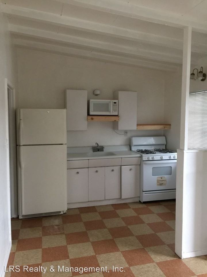 219 & 221 N. Curry St. - Photo 3 of 8