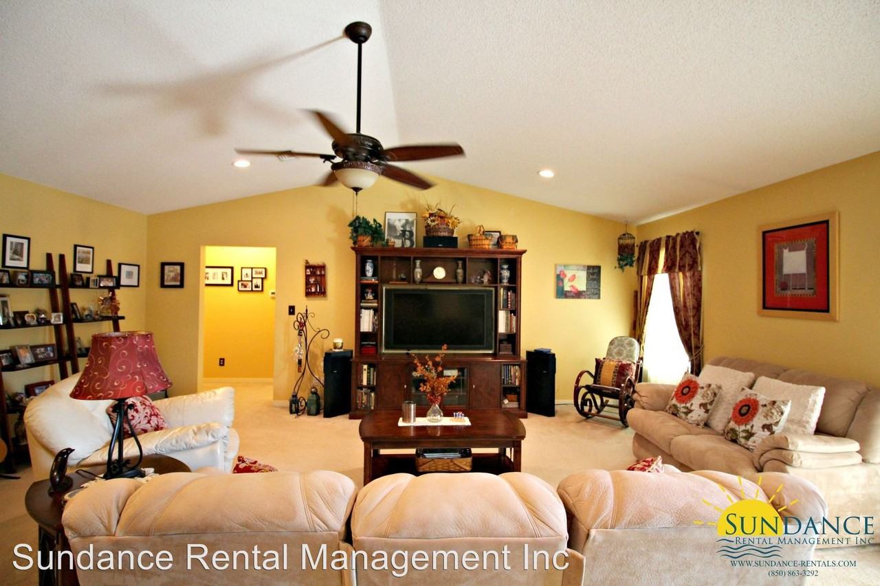 608 Country Club Ave NE - Photo 3 of 17