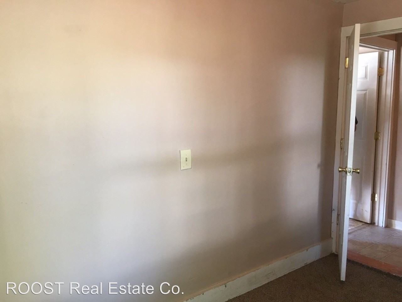 176 E Race St - Photo 2 of 15