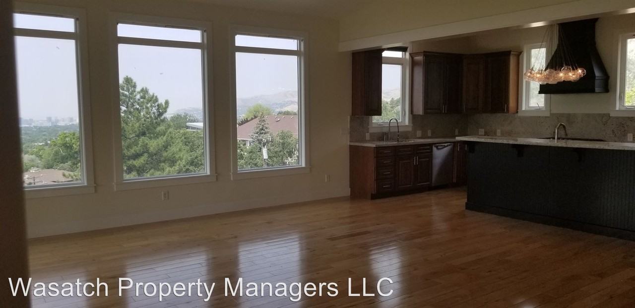 1726 Mohawk Cir - Photo 2 of 26