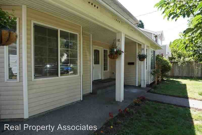 841 S Rose St - Photo 3 of 40