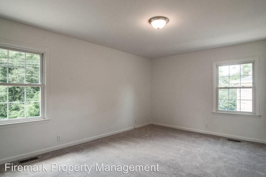 993 Windrowe Dr - Photo 2 of 11