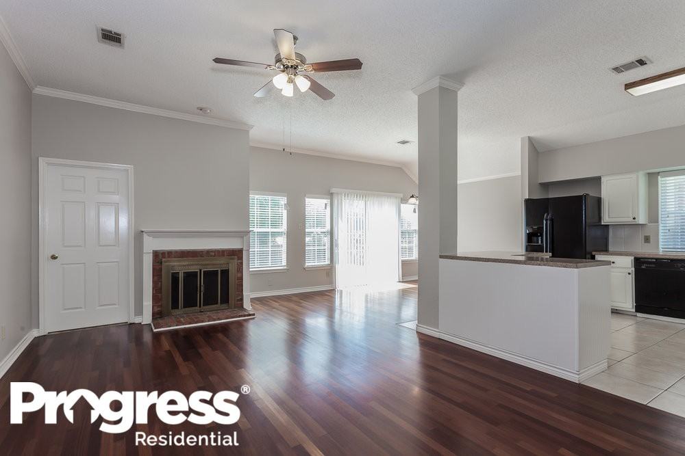 811 Rolling View Ct - Photo 2 of 16