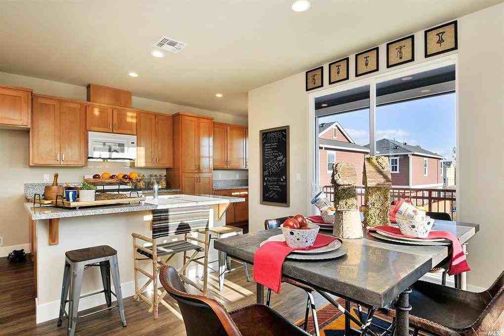 8271 Lancaster Dr - Photo 2 of 12