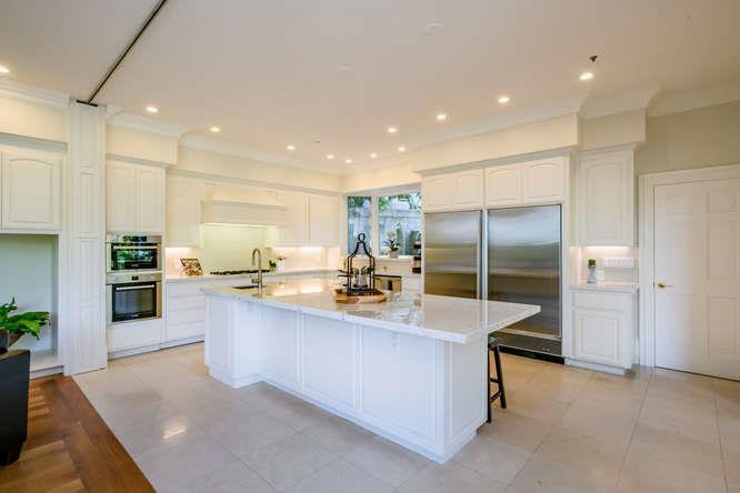 2652 Summit Dr - Photo 3 of 6