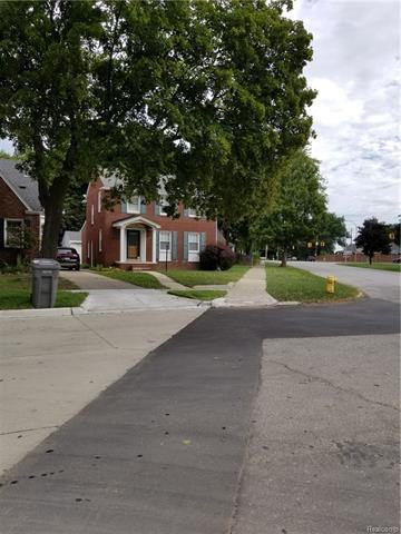 22700 Sheridan St - Photo 2 of 23