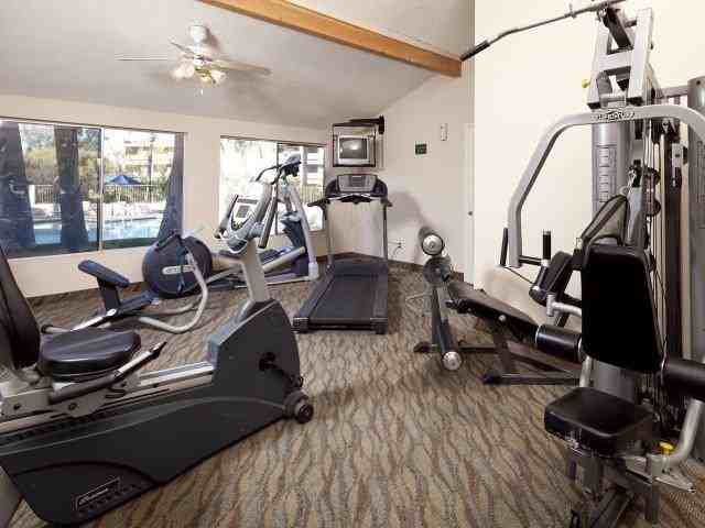4901 E Sunrise Dr - Photo 4 of 9