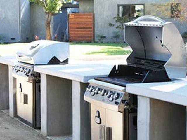 600 North Whisman Road - Photo 3 of 6