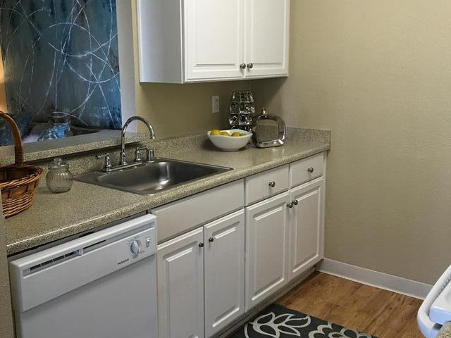 100 Larissa Lane - Photo 3 of 10