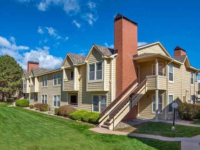 640 Wycliffe Dr - Photo 2 of 6