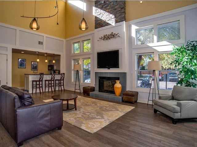 640 Wycliffe Dr - Photo 4 of 6