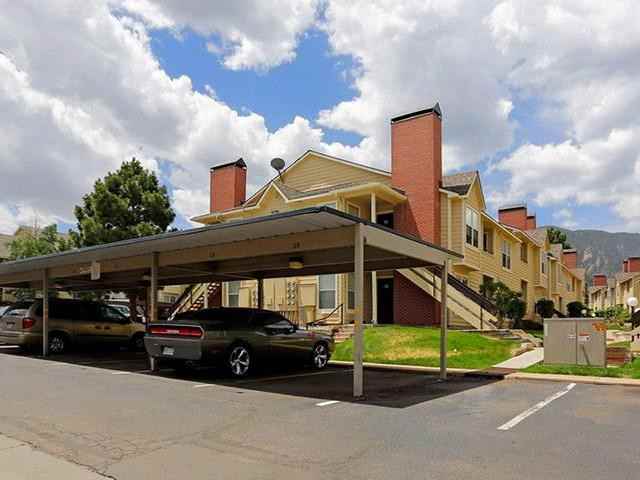 640 Wycliffe Dr - Photo 3 of 6