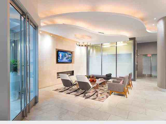 2121 N. Westmoreland St - Photo 2 of 20