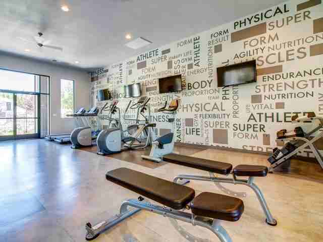 750 N King Rd - Photo 2 of 20