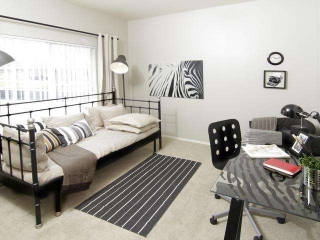 1401 Sandhill Rd - Photo 7 of 24