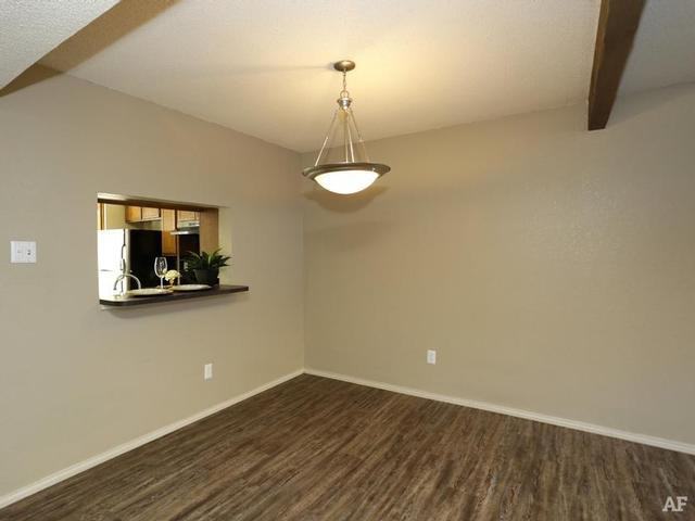 1907 Tarleton St - Photo 4 of 24