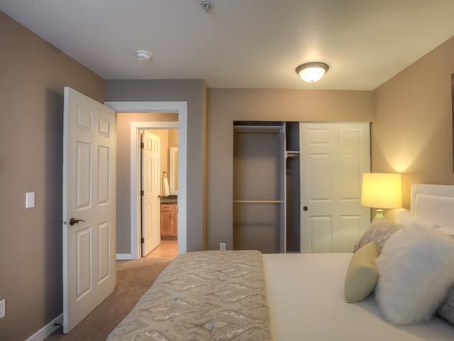 13118 Meridian E - Photo 3 of 33