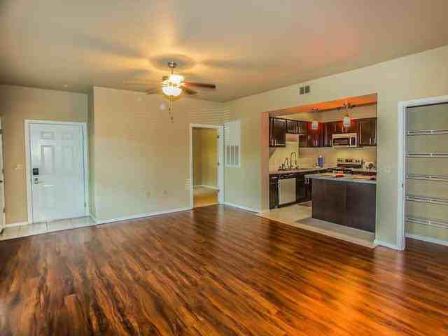 8336 S Lewis Ave - Photo 3 of 19